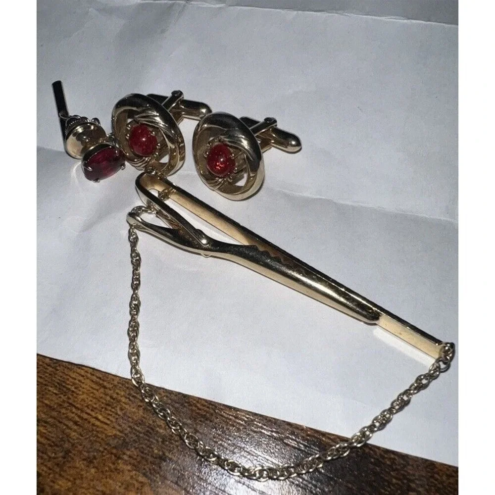 Vintage Swank Red Cufflinks Plus Red Glass Tip Pin & Hangkok Tie Clip